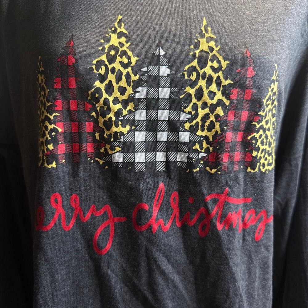 Merry Christmas Long Sleeve Graphic Tee, Buffalo Plaid & Leopard Trees, Large